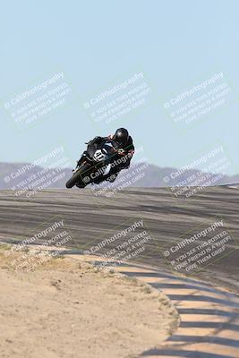 media/Dec-07-2025-CVMA (Sun) [[3e7d2de5dc]]/Race 7-Formula Lightweight Twins Shootout/